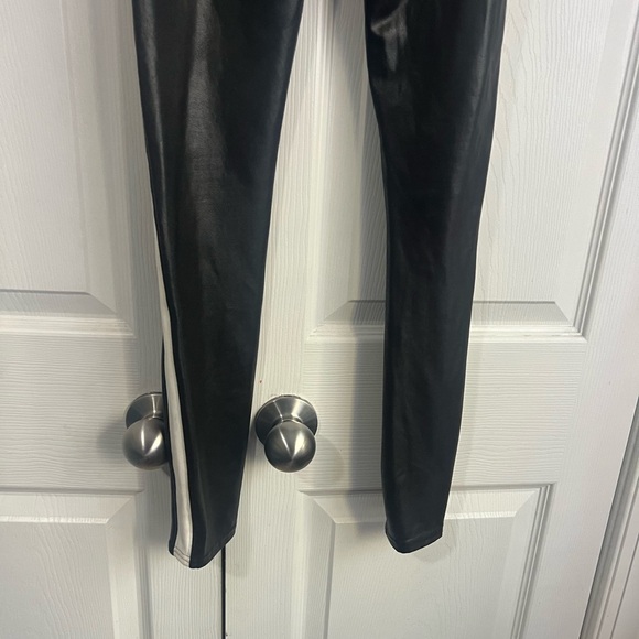 SPANX faux leather side stripe leggings - Picture 7 of 9